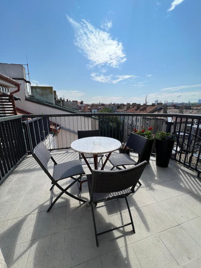 Ce Apartment Prague Castle Bagian luar foto